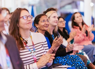 Aelodau'r Senedd yn cymeradwyo'r Bil Iechyd Meddwl