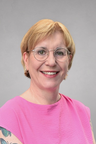 Dr Julia Lewis